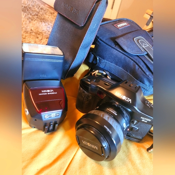 Minolta Maxxum 9xi - Picture 1 of 5